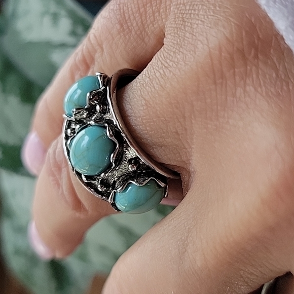 🔥LAST ONE🔥 Chunky Turquoise Howlite Retro Soldered Cuff Ring - Picture 3 of 7